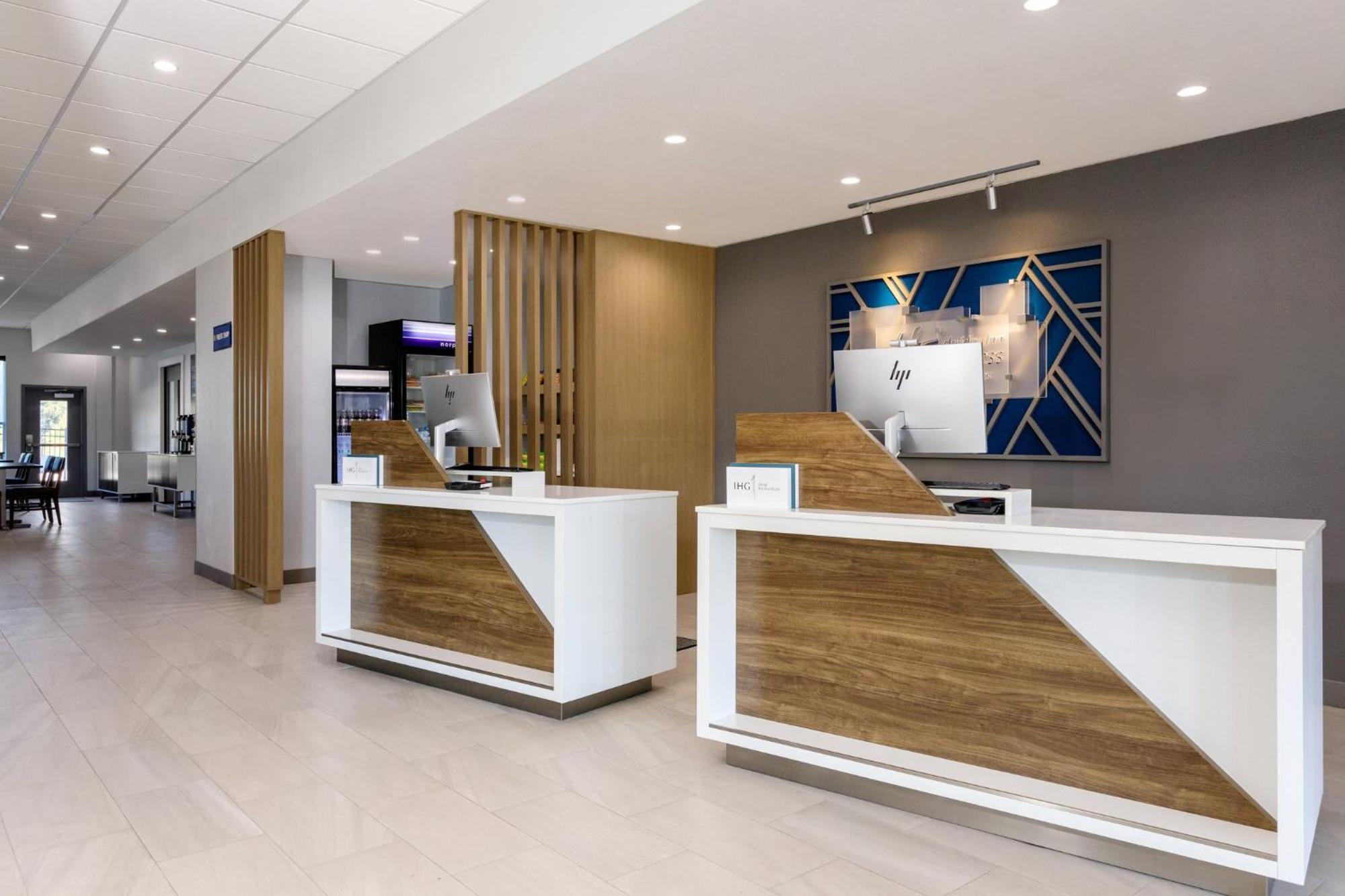 Holiday Inn Express & Suites Macclenny By Ihg Exterior photo