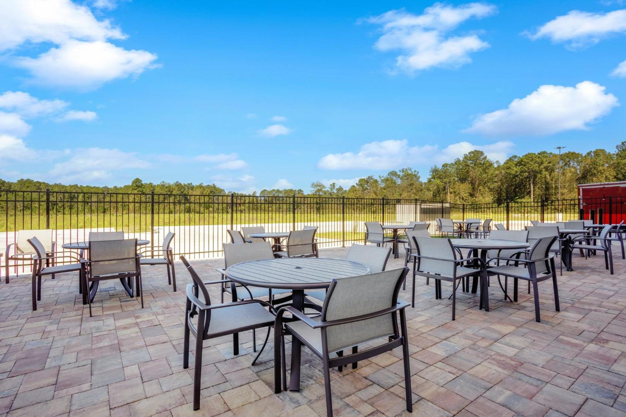 Holiday Inn Express & Suites Macclenny By Ihg Exterior photo